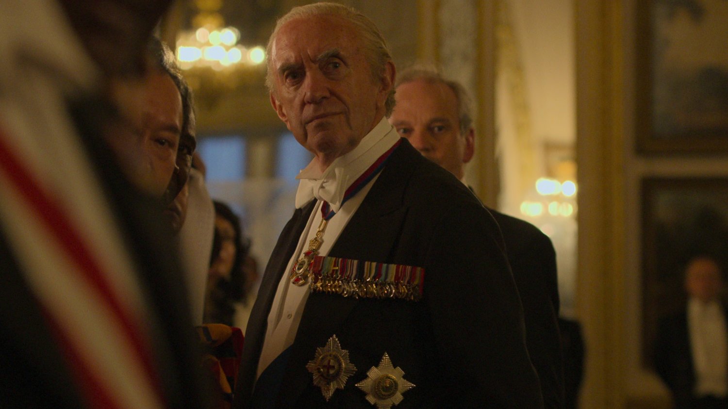 The Crown 5, Jonathan Pryce jako książę Filip Jonathan Pryce jako książę Filip