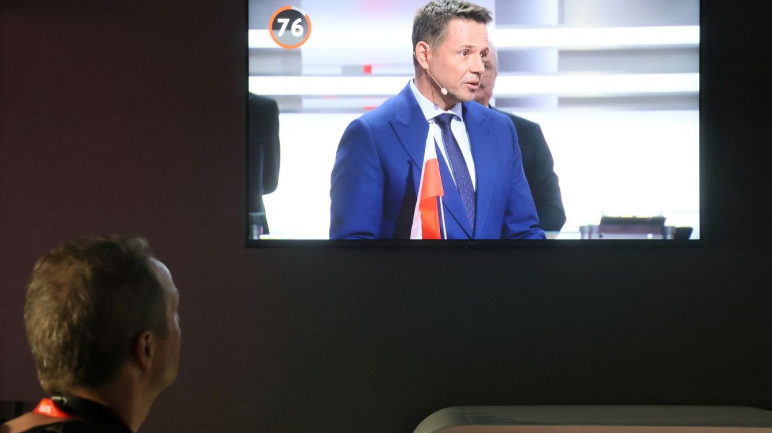 Jak sztab Trzaskowskiego zdobył flagę? Tomczyk odpowiada.