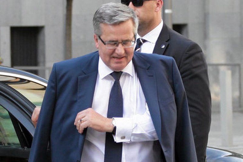 Bronisław Komorowski trafił do szpitala. "Z powodu bardzo silnego bólu głowy"