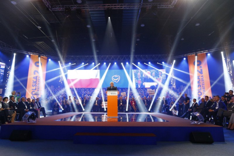 Lech Wałęsa nie szczędził słów krytyki PO. Jest jedna z nią, bo chce zwyciężyć, aby sprawy w "Polsce zostały uporządkowanie".