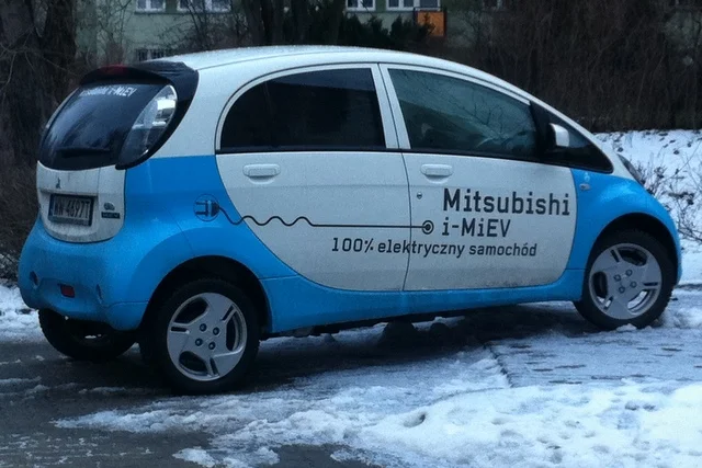 i-MiEV dzielnie pokonuje zatłoczone warszawskie ulice
