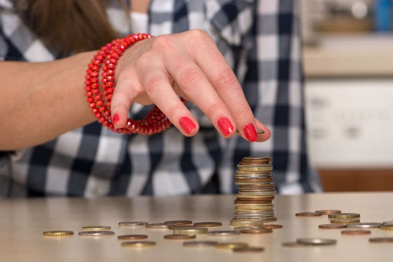 [url=http://shutr.bz/1kkpR1D]Kobiety[/url] w UE pracują 59 dni "za darmo" - podała Komisja Europejska