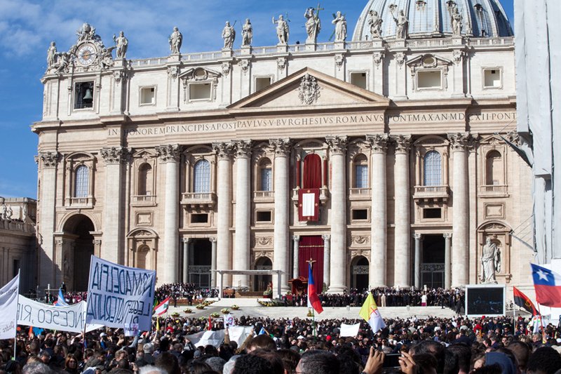 Wierni czekali, papież Franciszek nie przyszedł. "Nie jestem renesansowym księciem"