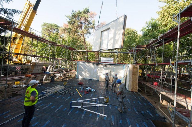 Rośnie zainteresowanie Polaków budową własnego domu. Redukującą koszty, przyjazną środowisku oraz przewidywalną realizację tego marzenia zapewnia budownictwo prefabrykowane