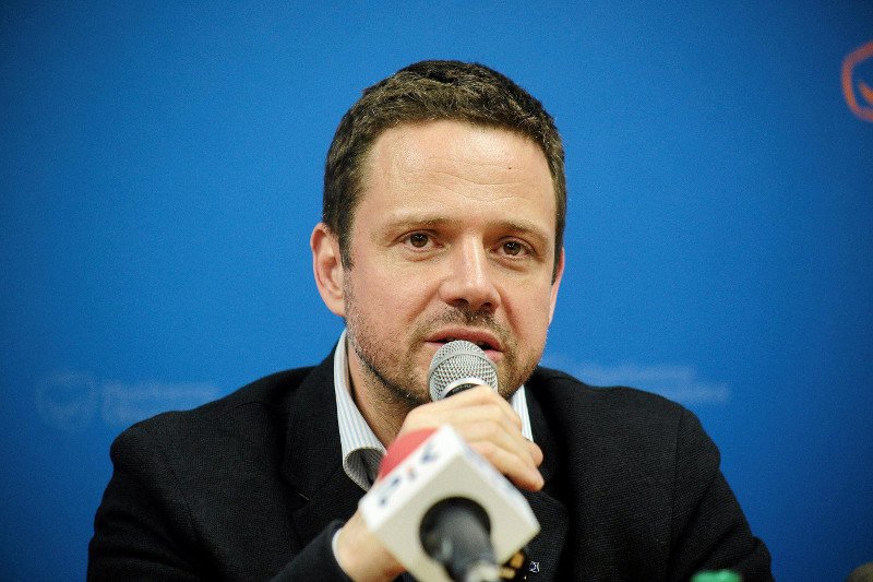 Rafał Trzaskowski nie zamierza przemilczeć oskarżeń o zażywanie kokainy. Pozwie Marcina Dziębę do sądu.