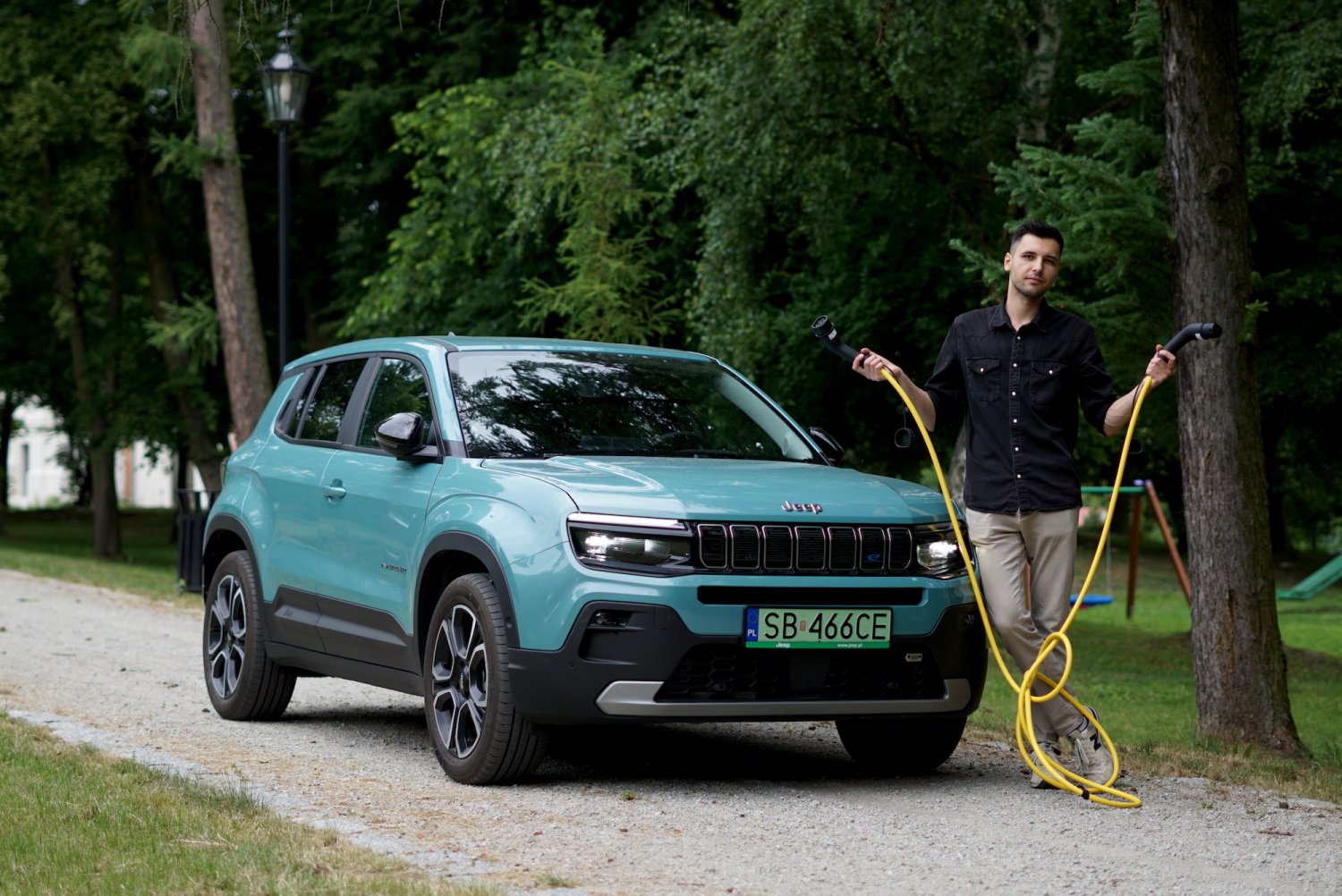 Jeep Avenger może być praktycznym autem do miejskiej dżungli. Ale cena i zużycie energii na autostradzie odbierają mu trochę plusów.