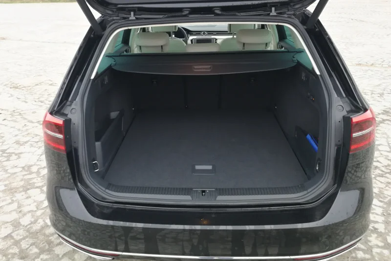 Bagażnik w Volkswagenie Passacie Variant pomieści naprawdę dużo.