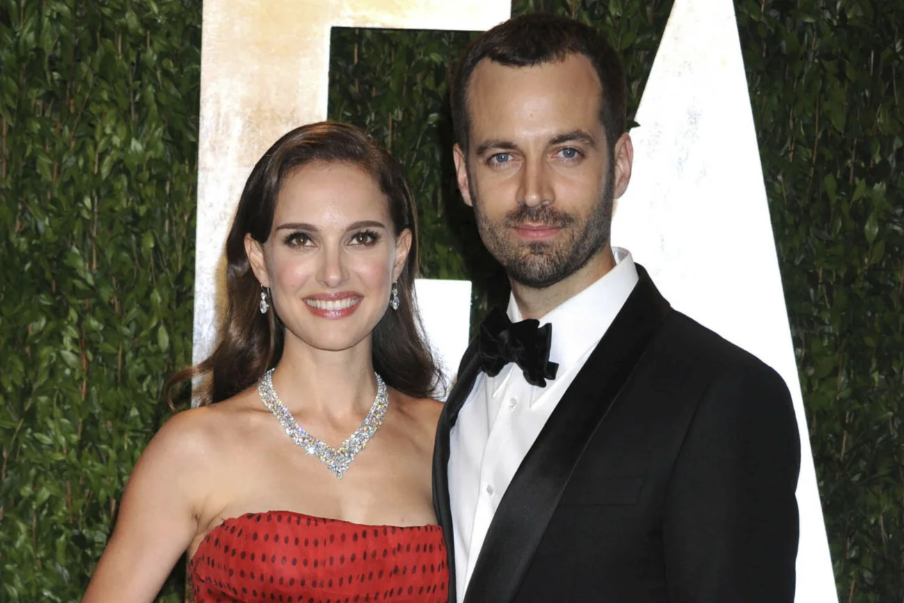 Natalie Portman miała przyłapać męża Benjamina Millepieda na zdradzie z 25-letnią aktywistką klimatyczną. Natalie Portman miała przyłapać męża Benjamina Millepieda na zdradzie z 25-letnią aktywistką klimatyczną.