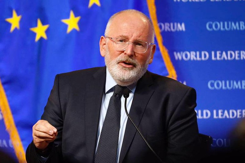Frans Timmermans ponagla polskie władze ws. Sądu Najwyższego.