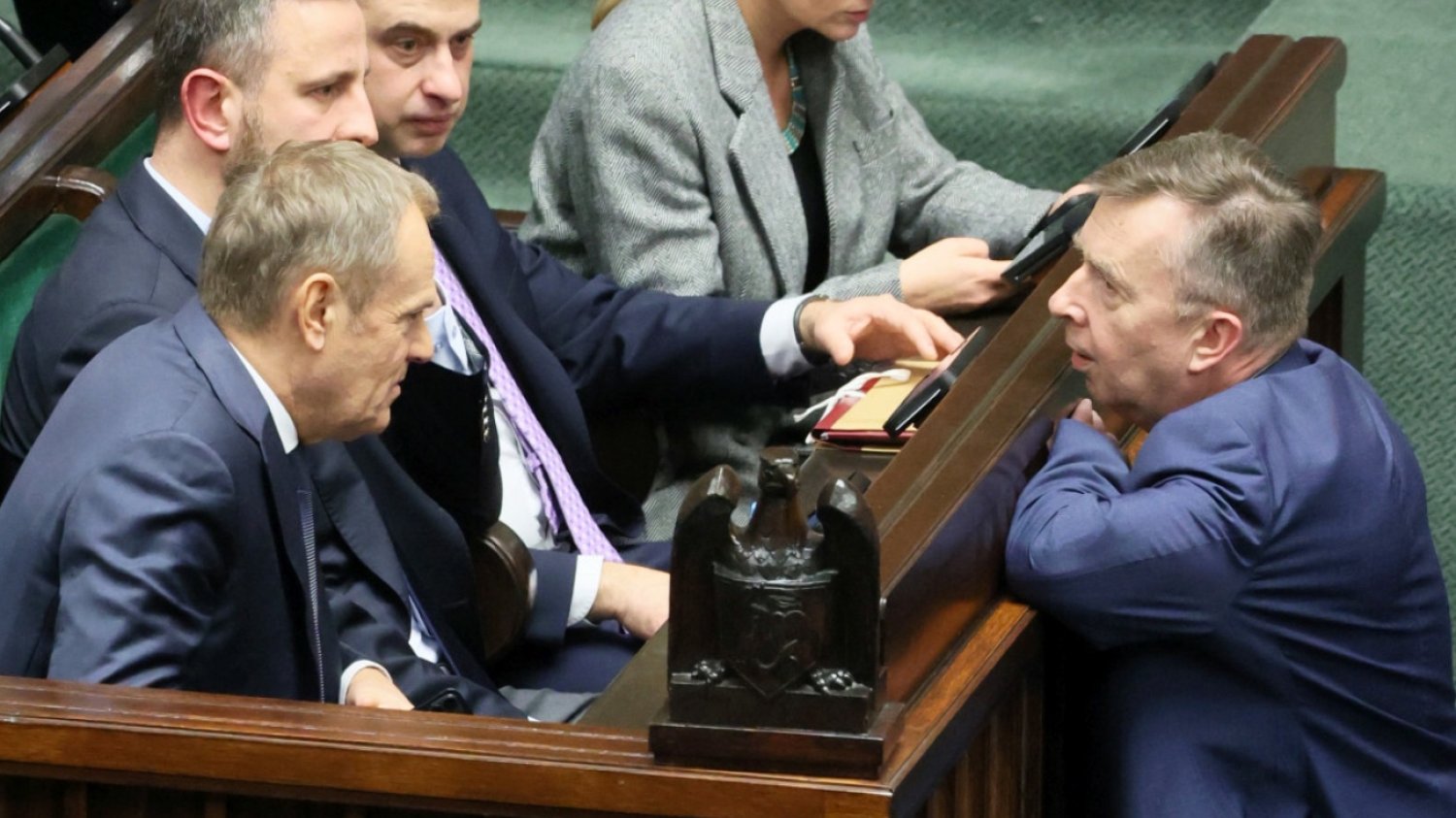 Czarne chmury nad Wieczorkiem. Tusk podejmie decyzje ws. ministra. Tusk podejmie decyzję w sprawie ministra Wieczorka.