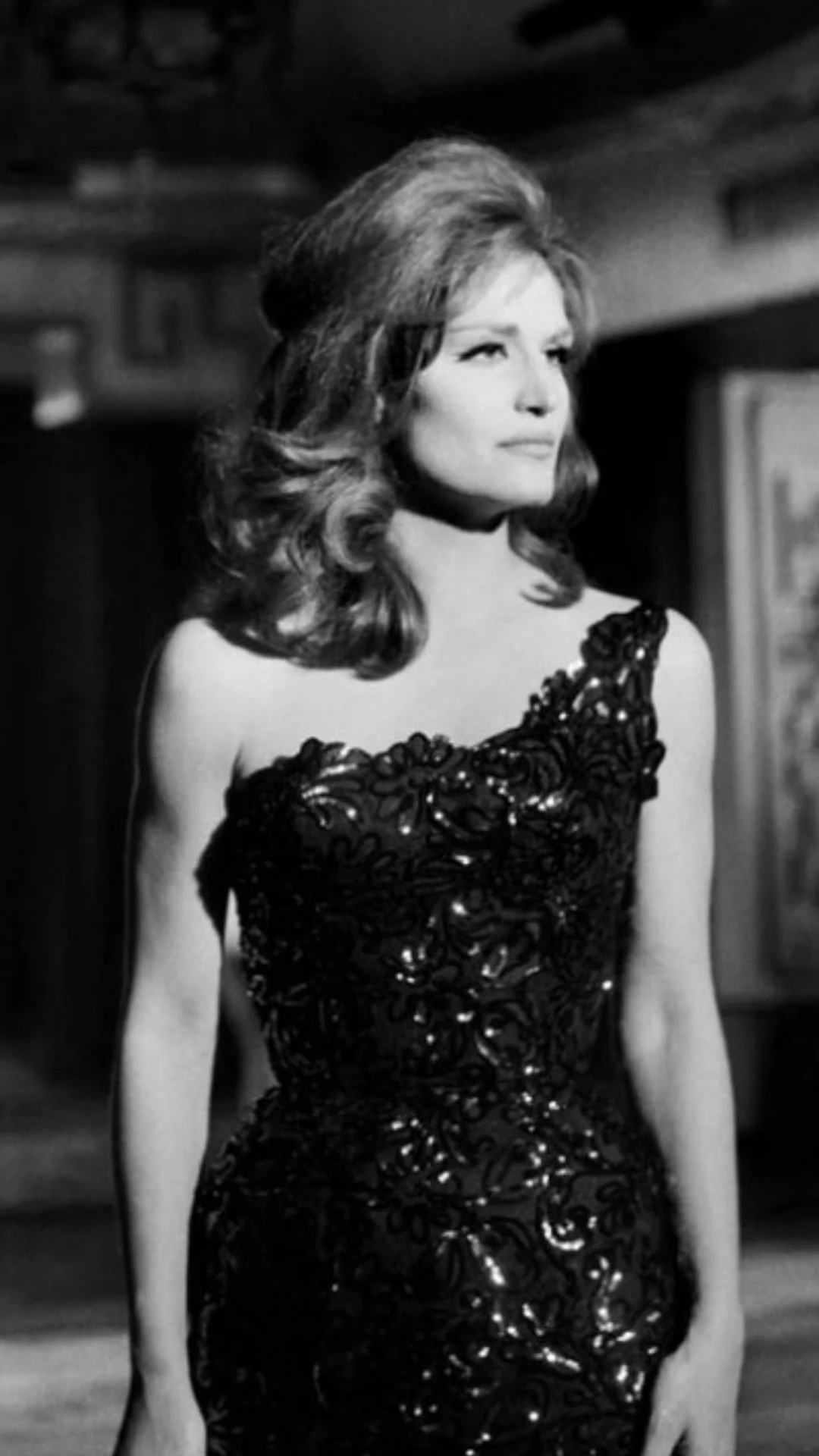 Dalida na planie filmu „L'inconnue de Hongkong” z 1963 roku.