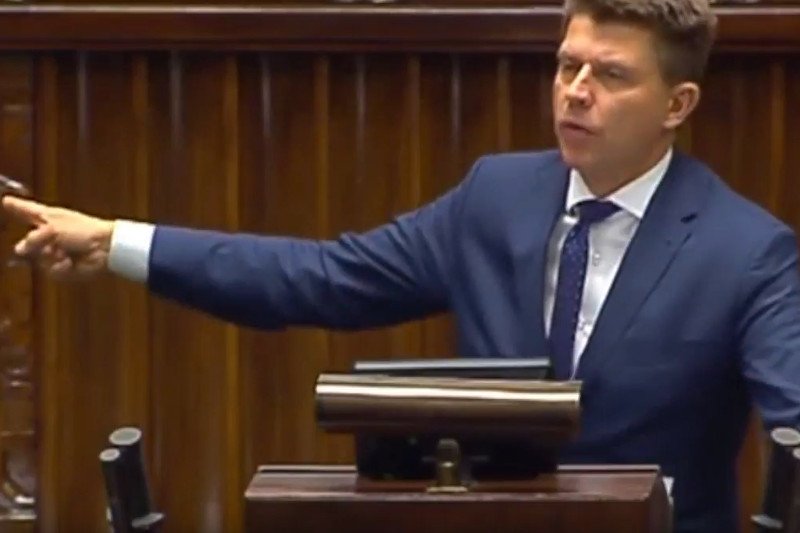 To mu się udało. Petru przypomniał Morawieckiemu pewien fakt z jego politycznej kariery.