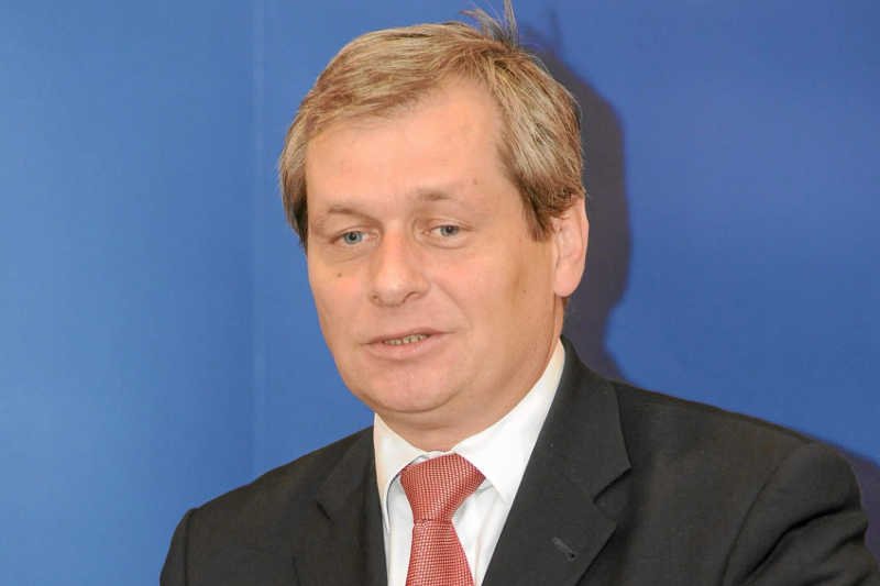 Poseł PiS sprawdzi, w jakich mediach reklamują się publiczne placówki oświatowe