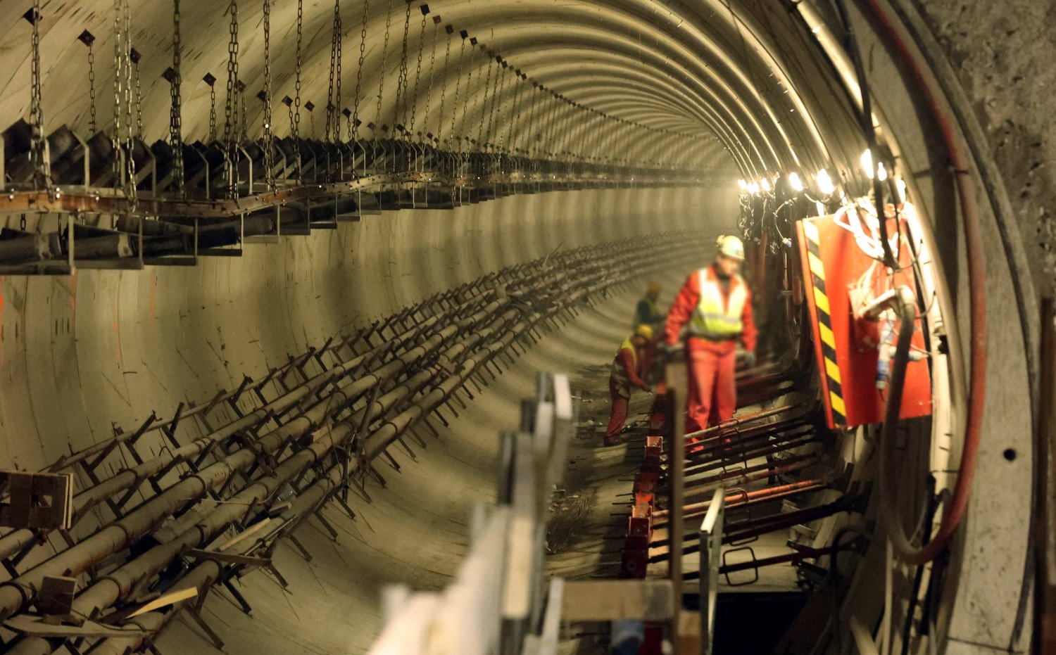 Wypadek w Warszawie przy budowie metra. Są poszkodowani.