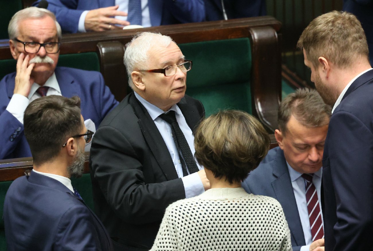 Sondaż. Spadek poparcia dla Kaczyńskiego. PiS traci prawie 5 punktów proc.