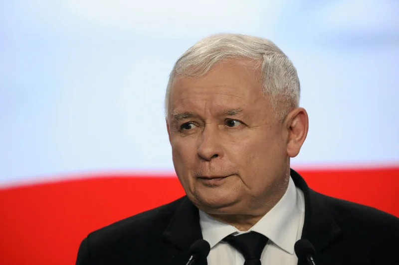 Jarosław Kaczyński musiał zostać w Polsce z racji poważnego stanu zdrowia matki Jadwigi.