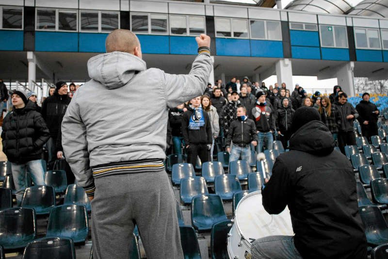 Kibole Zawiszy Bydgoszcz okradli 12-latki z Widzewa Łódź