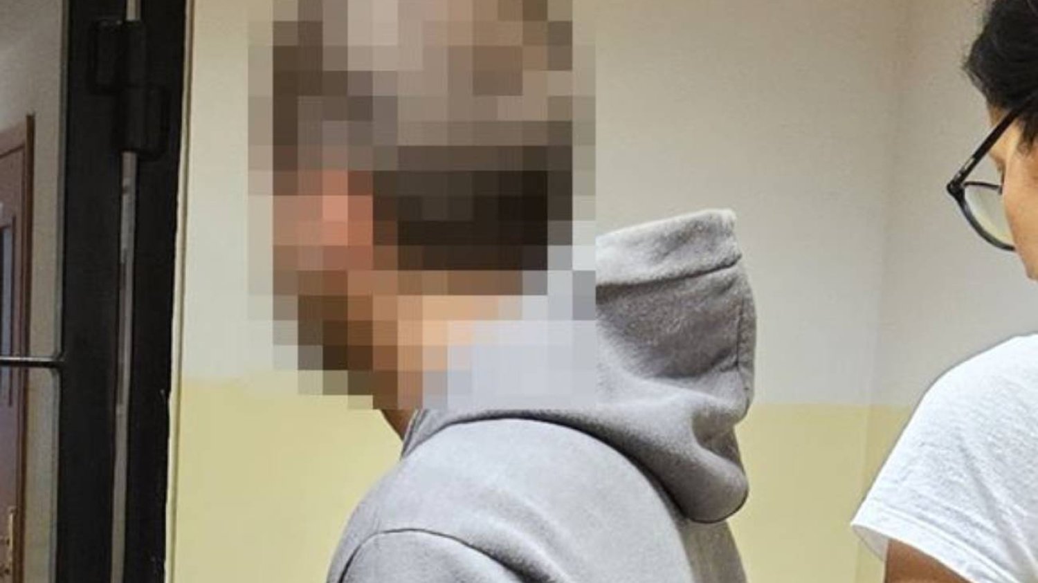Policjanci z Sopotu zatrzymali 22-letniego obywatela Białorusi, który będąc pasażerem audi, strzelił z broni pneumatycznej w drzwi forda.