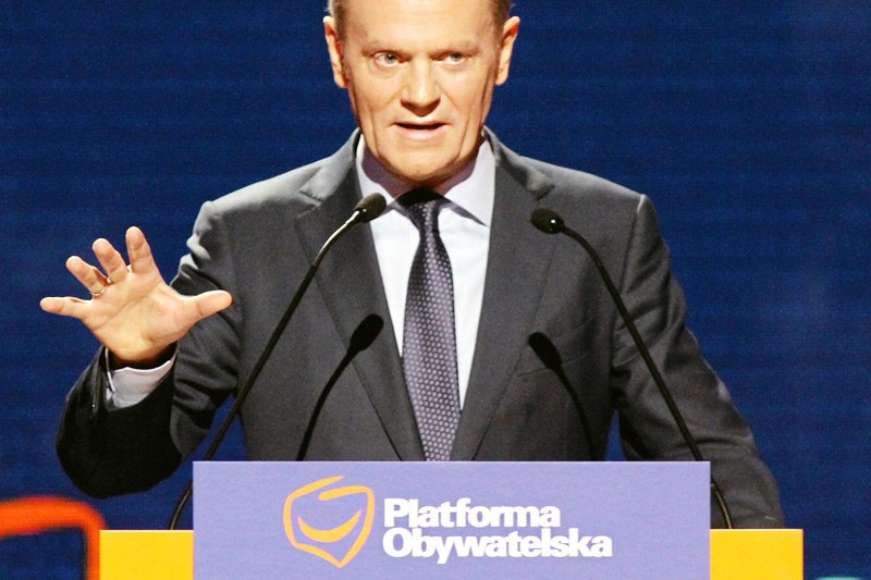Przewodniczący Rady Europejskiej i były premier Polski Donald Tusk krytykuje wiec poparcia, który chciano dla niego zorganizować w 7. rocznicę katastrofy smoleńskiej.