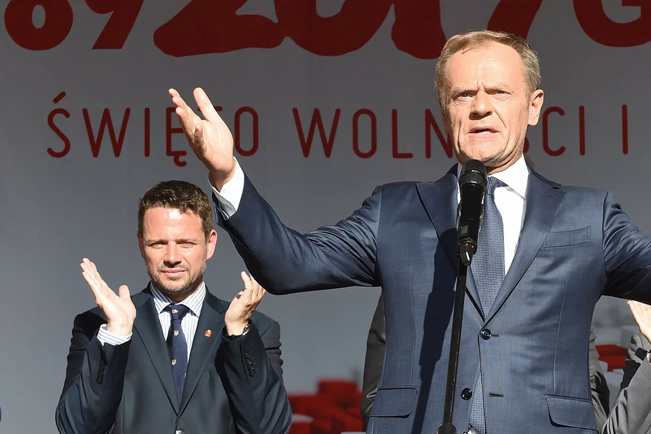 Rafał Trzaskowski dość niespodziewanie zdecydował się rywalizować z Donaldem Tuskiem o przywództwo w PO.