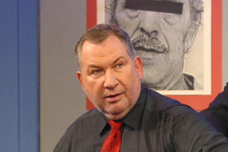 "997" na antenie TVP gościło od 1986 do 2010 r., teraz powraca po blisko 7-letniej przerwie. Na zdjęciu: Michał Fajbusiewicz podczas realizacji programu w 2003 r.