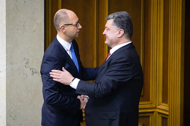 Prezydent Petro Poroszenko i premier Arsenij Jaceniuk okazują się zwycięzcami przedterminowych wyborów parlamentarnych na Ukrainie.