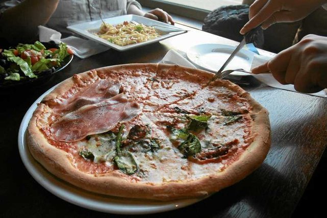 Pizza po polsku, to najczęściej pizza na grubym cieście