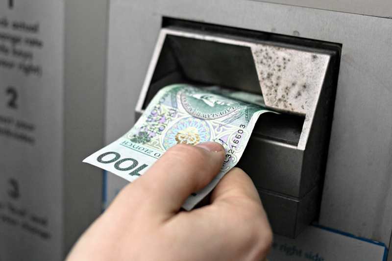 Realne płace spadły pierwszy raz od 20 lat.