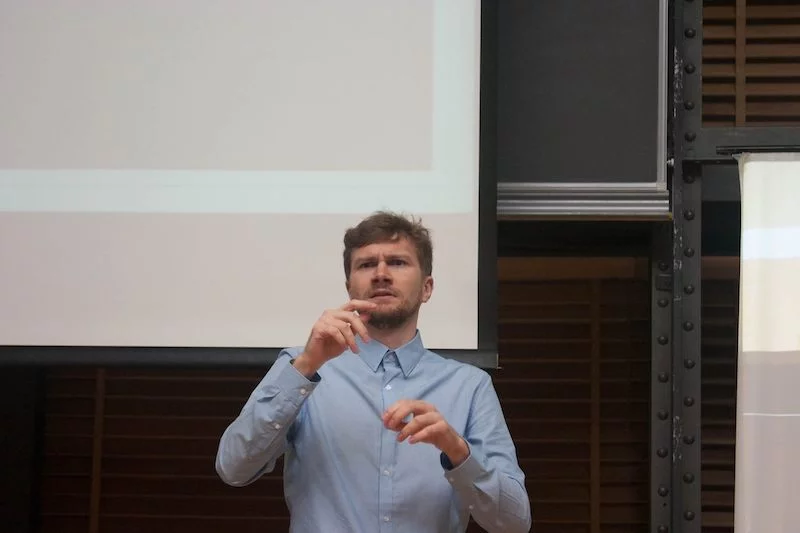 Bartosz Marganiec, aktywista na rzecz praw Głuchych.