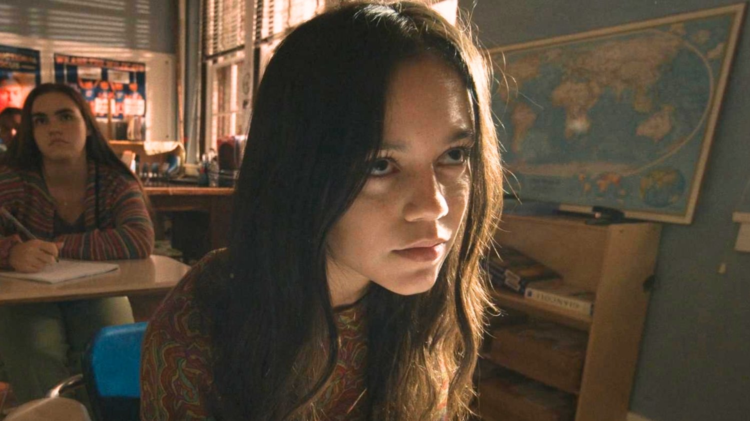 Niedoceniony film z Jenną Ortegą umknął widzom. Ogląda się go z ciężkim sercem Jenna Ortega w filmie "Następstwa"