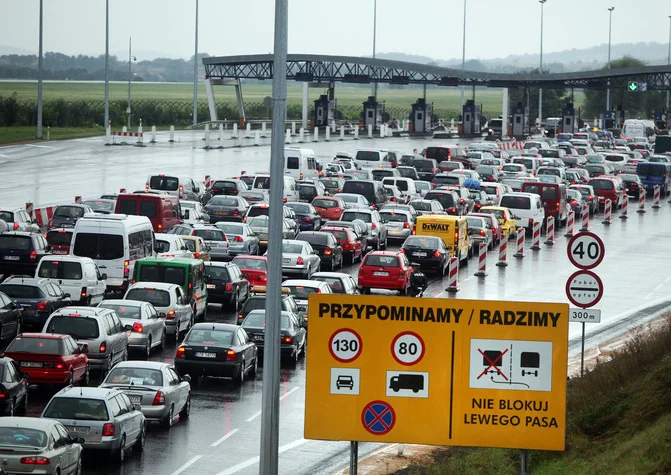 Od 15 lutego drożeją opłaty za korzystanie z autostrady A2. O ile więcej będą musieli płacić kierowcy? Nowe opłaty na A2: ile trzeba zapłacić za przejazd od połowy lutego 2021?
