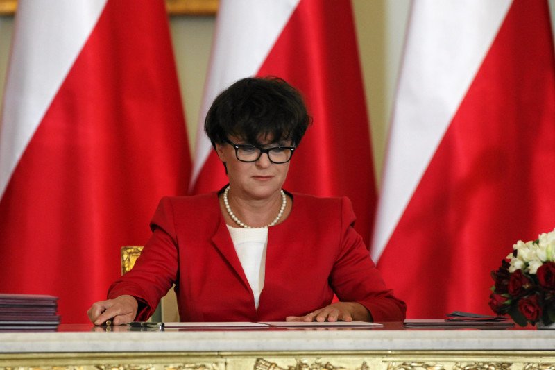 Joanna Kluzik-Rostkowska nie zgadza się ze słowami nowej pani minister edukacji, która mówi, że "nie wpuści seksedukatorów do szkół".