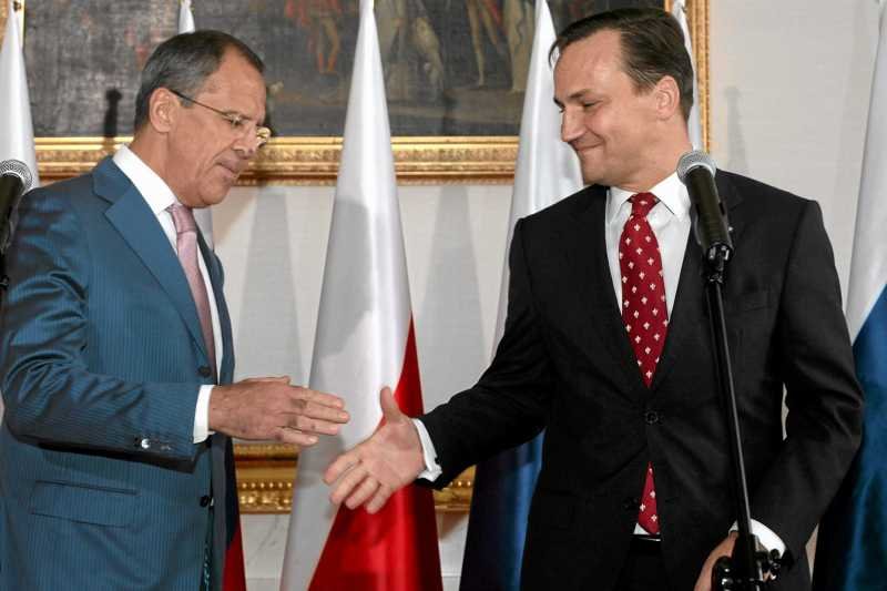Szef rosyjskiej dyplomacji Siergiej Ławrow i polski minister spraw zagranicznych, Radosław Sikorski