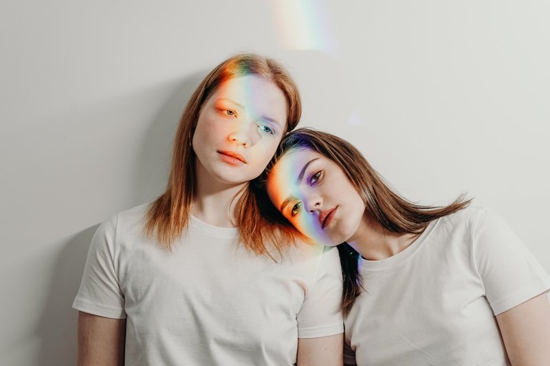 10 najbardziej irytujących pytań, jakie możesz zadać parze jednopłciowej