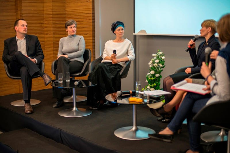 Goście Newsweeka podczas debaty dotyczącej konserwantów w żywności. Od lewej: Łukasz Bielewicz z Instytutu Millward&Brown, dr Małgorzata Ziarno z warszawskiej SGGW, aktorka Magdalena Kumorek i psycholog dziecięcy dr Justyna Korzeniewska