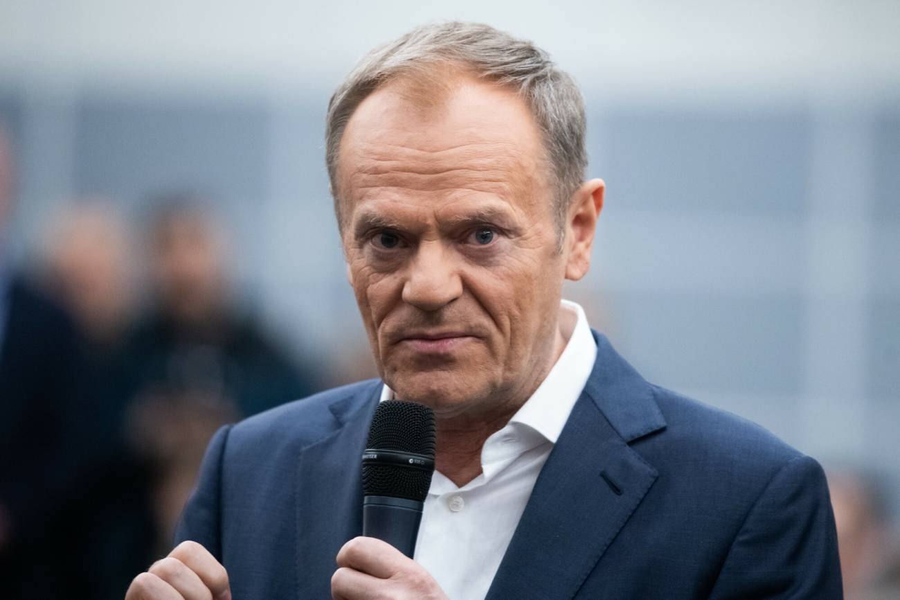 Incydent na konferencji Donalda Tuska. "Łobuzie ty" – krzyknął przechodzień