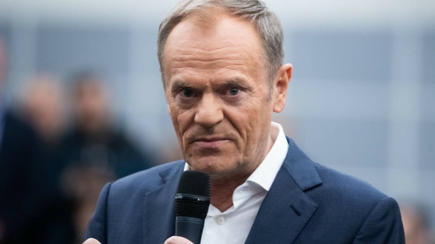 Incydent na konferencji Donalda Tuska. "Łobuzie ty" – krzyknął przechodzień