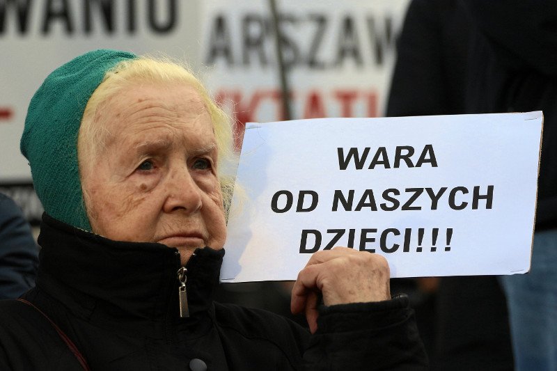 "Warszawski Protest Rodzin" – demonstracja przeciwko deklaracji LGBT+ podpisanej przez prezydenta Warszawy Rafała Trzaskowskiego.