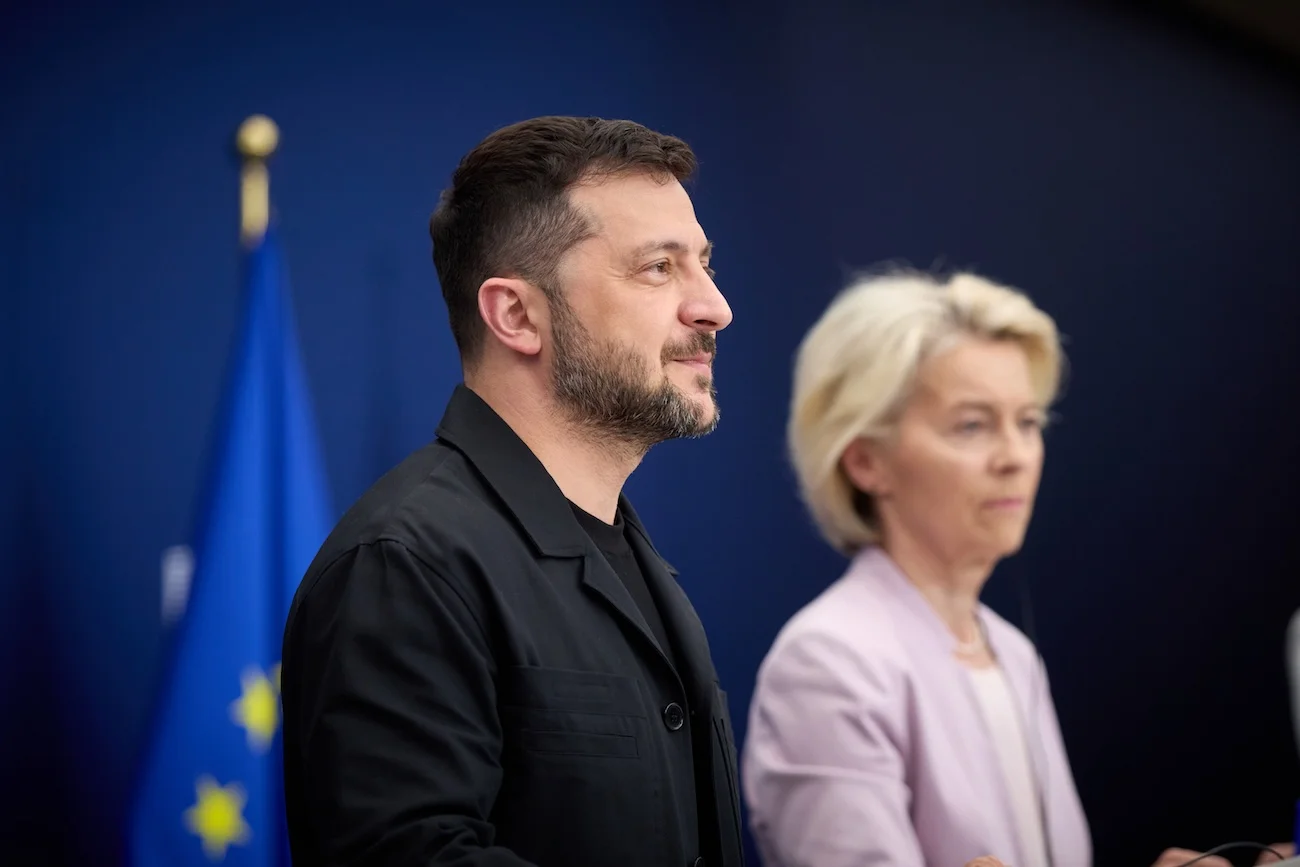 Zełenski dostał potężne wsparcie. Nie poleciał sam do USA Zełenski w Waszyngtonie. Dostał potężne wsparcie na spotkanie z Trumpem