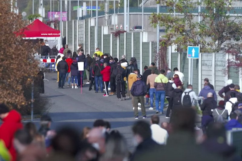 Tak wyglądało masowe testowanie na Słowacji w listopadzie 2020 roku.