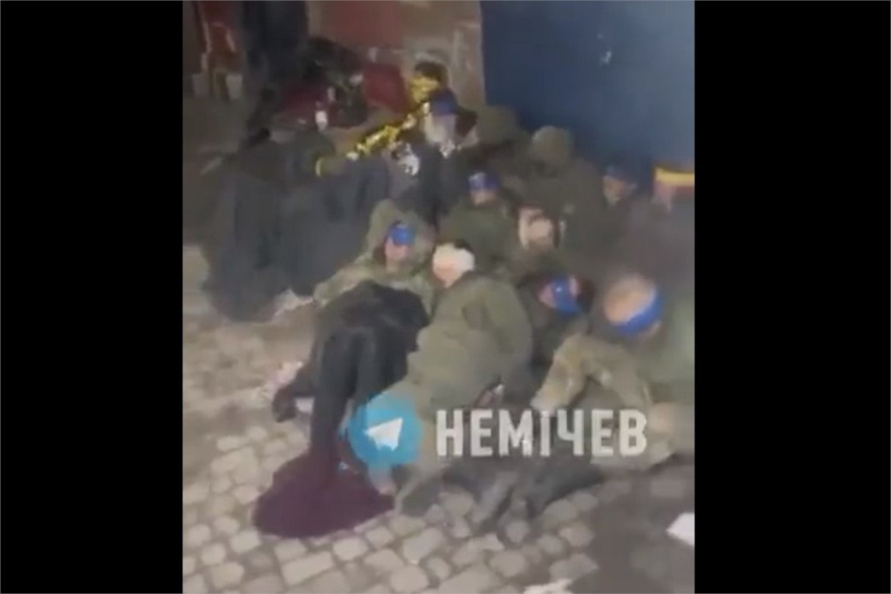 Rosyjscy jeńcy wojenni zaśpiewali hymn Ukrainy. Do sieci trafiło nagranie