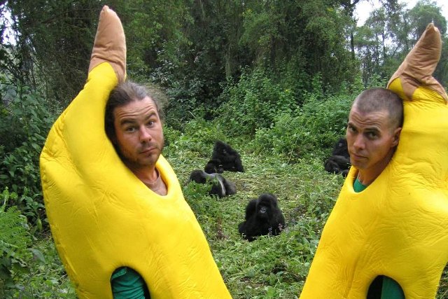 W serii MTV "Wildboyz" przebierali się za banany i chodzili wśród dzikich goryli