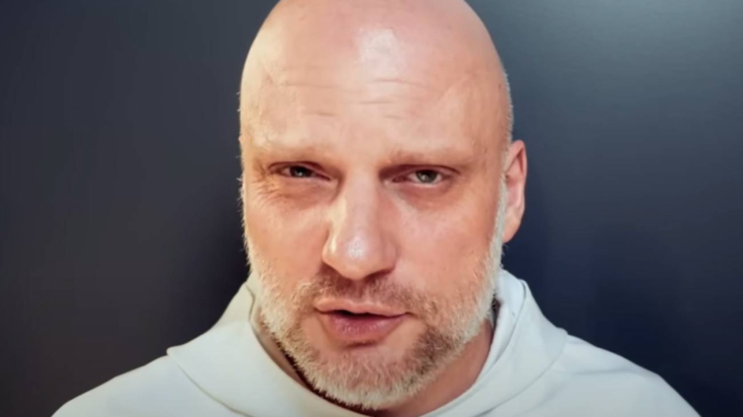 Mieszkanie bez ślubu. Ksiądz Szustak mówi o grzechu ciężkim