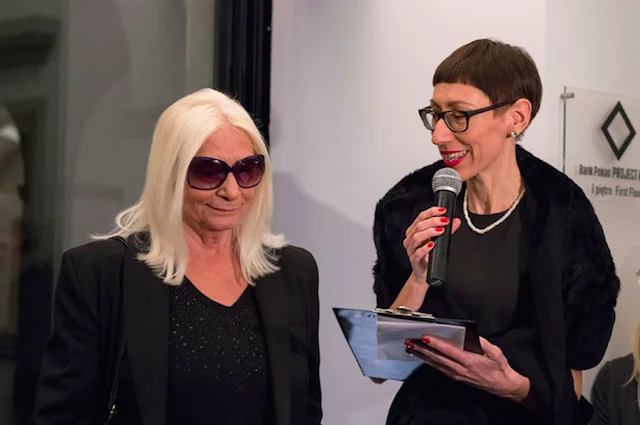 Natalia LL odwiedziła CSW. Tu w towarzystwie dyrektor Zamku Ujazdowskiego Małgorzaty Ludwisiak