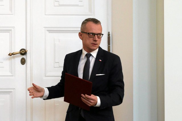 Marek Magierowski odsyła Beatę Mazurek do szkoły.