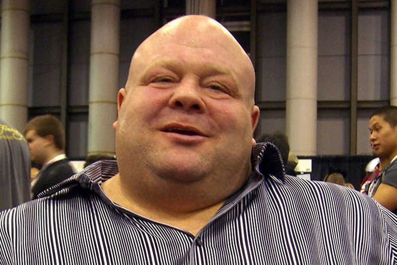 200-kilowy Eric "Butterbean" Esch wraca do boksu.