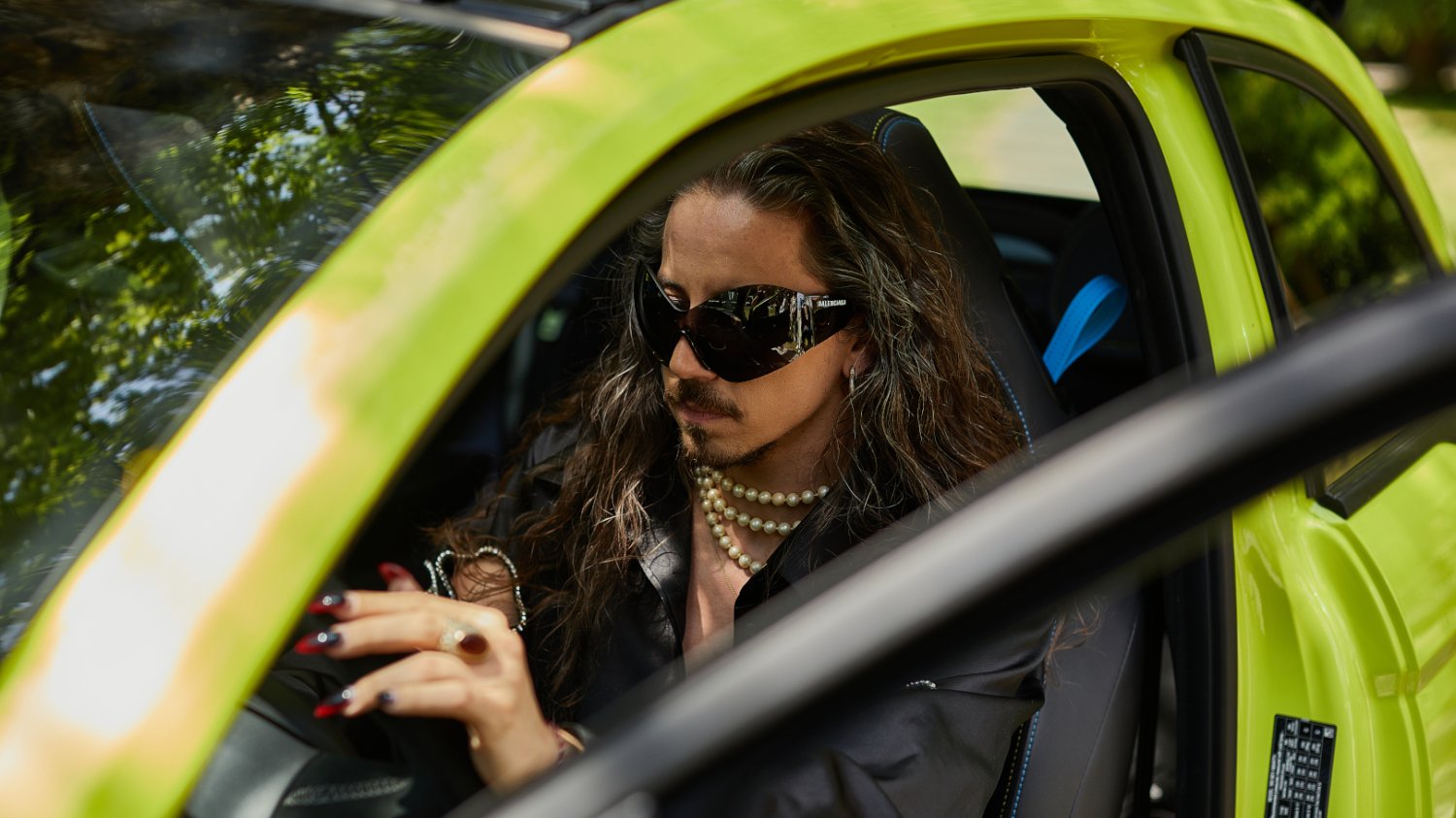 Michał Szpak za kierownicą Nowego Abartha 500e
