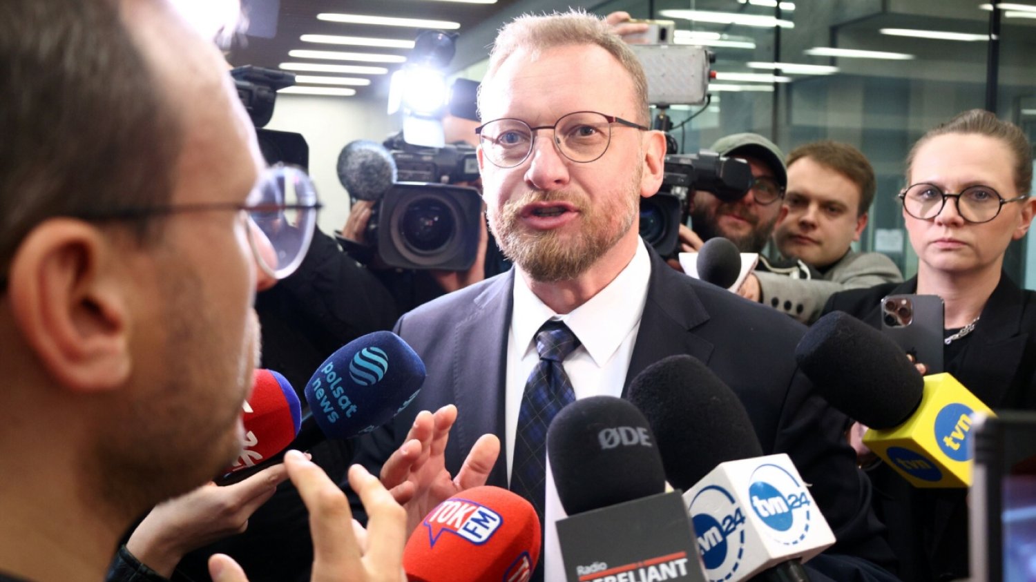 Afera maseczkowa powraca. Prokuratura umorzyła śledztwo po czterech latach.