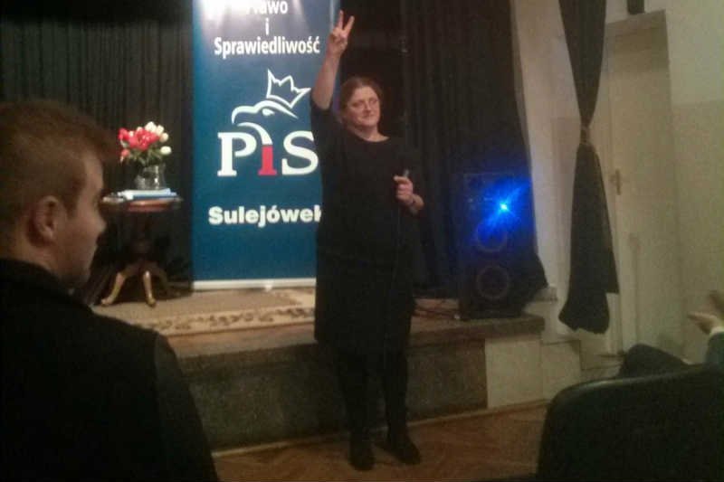 Krystyna Pawłowicz na spotkaniach z wyborcami czuje się jak ryba w wodzie.