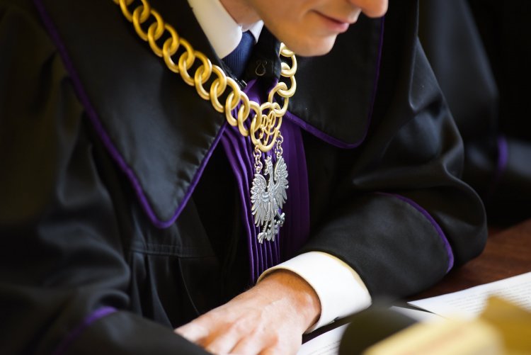 Proboszcz z Tarnobrzegu trafił przed sąd. Rozpoczął się proces Józefa G.